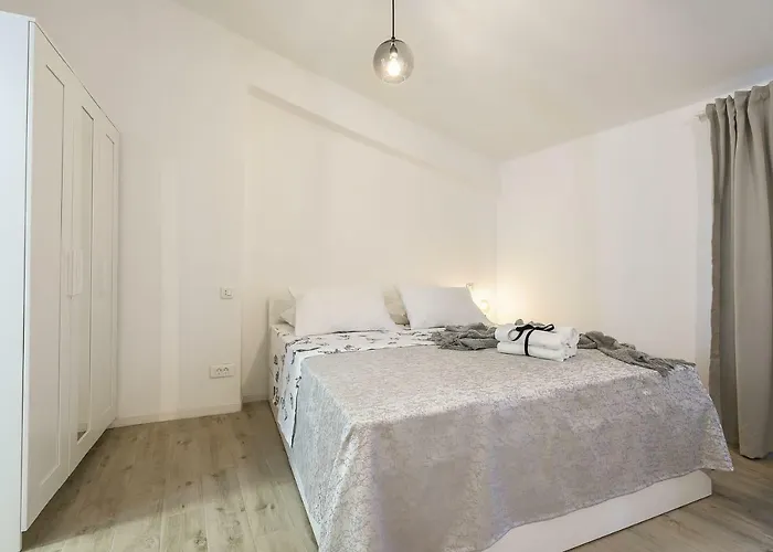 Petar In Old Part Of Town 斯普利特