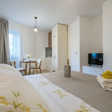 Petar In Old Part Of Town * Сплит