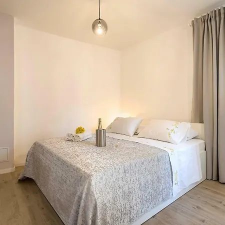 Apartment Petar In Old Part Of Town Split